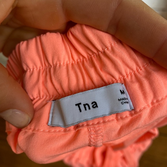 Neon coral aritzia athletic shorts - Picture 3 of 3